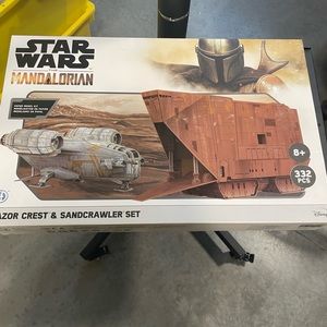 Star Wars Mandalorian Paper Model Kit Razor Crest and Sandcrawler Dual Pack